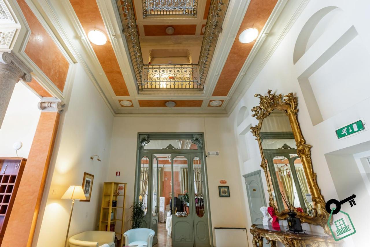 Hotel Rooms Lago Maggiore Verbania Exterior foto